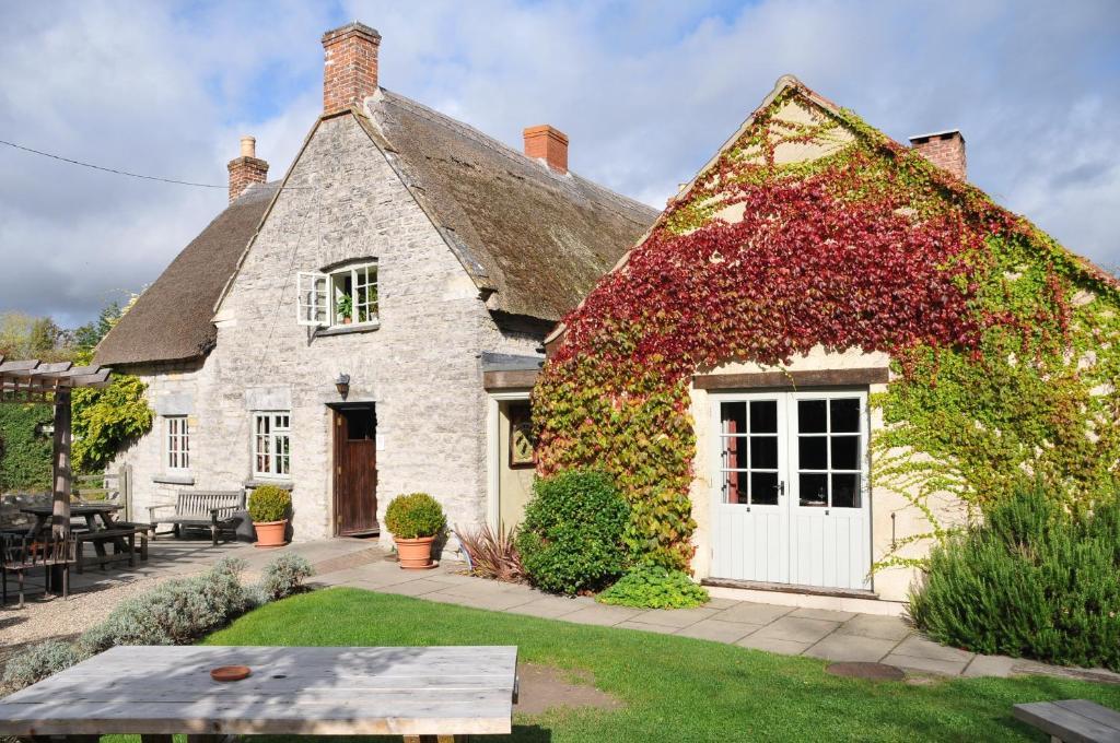 The Red Lion 5*